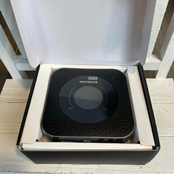 Netgear Nighthawk M1 LTE Mobile Hotspot Router , M1100 • New• Never Used - Picture 2 of 4